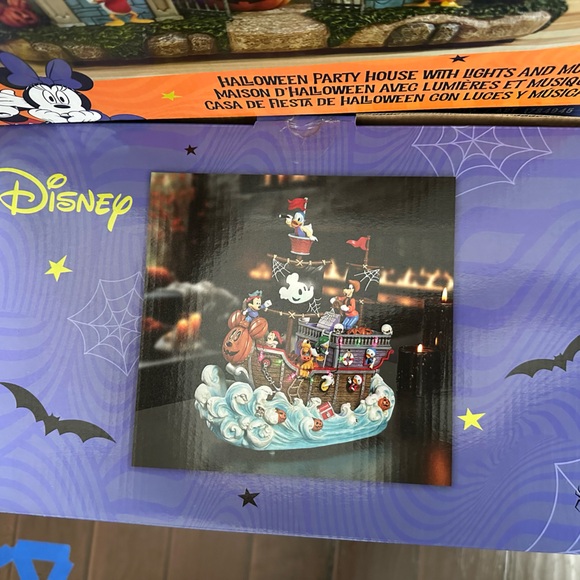 Disney animated Halloween pirate ship with lights and music